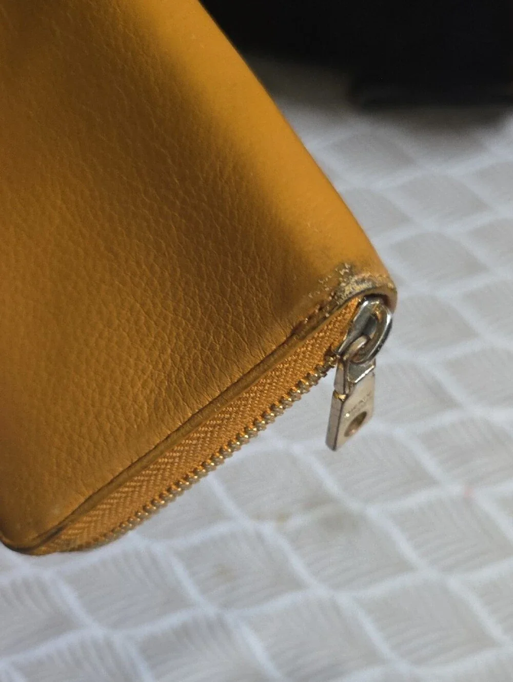 Dkny classic leather